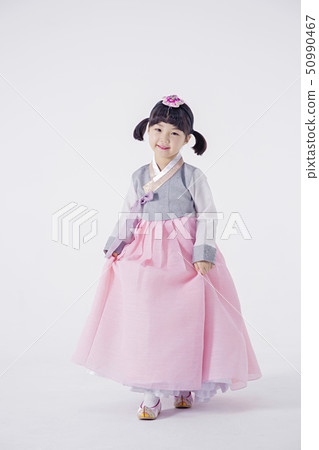 Children dress up in rainbow-colored Hanbok 090 50990467