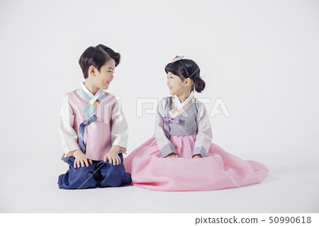 Children dress up in rainbow-colored Hanbok 022 50990618