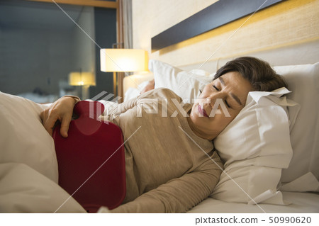 Portrait of senior couple 404 50990620