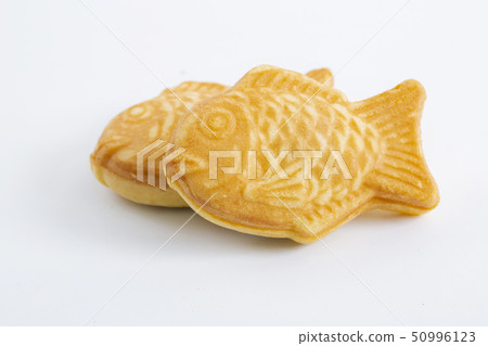 Korean people enjoy to eat various snack in winter time. Popular winter snack foods is hoppang, fish cake and so on. 087 50996123