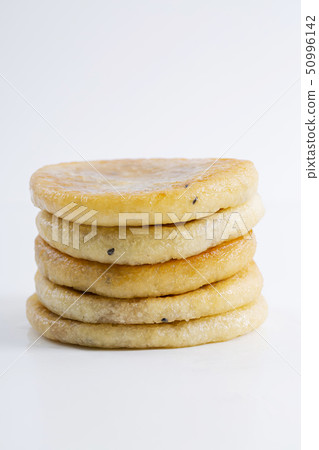 Korean people enjoy to eat various snack in winter time. Popular winter snack foods is hoppang, fish cake and so on. 081 Korean people enjoy to eat various snack in winter time. Popular winter snack foods is hoppang, fish cake and so on. 081 50996142