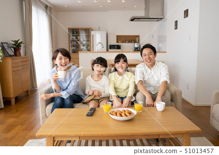 Parent and child living television family image Parent and child living television family image 51013457