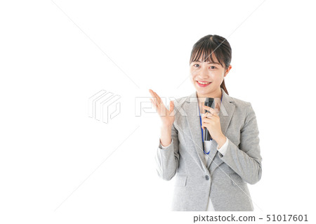 給演示文稿的女商人 51017601