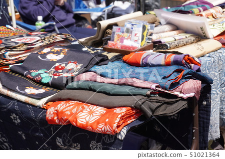 "Old clothes" "Old clothes" 51021364