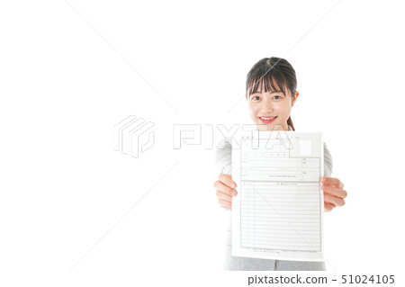 Business woman with resume 51024105