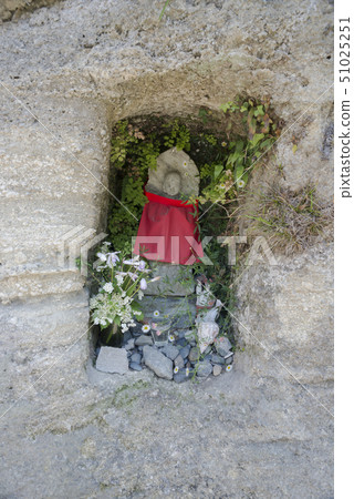 Jizoon (Kamakura City) located on the cliff of Jizodo ruins 51025251