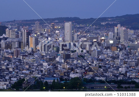 從Maruyama Hanakien看的靜岡市夜視圖 從Maruyama Hanakien看的靜岡市夜視圖 51031388