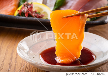 Salmon sashimi 51048282