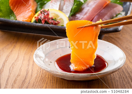 三文魚生魚片 三文魚生魚片 51048284