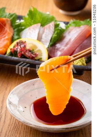 Salmon sashimi 51048286