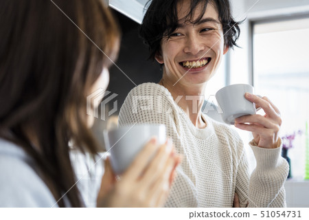 Couple lifestyle tea time 51054731