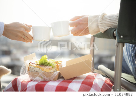 Couple roof top 51054992