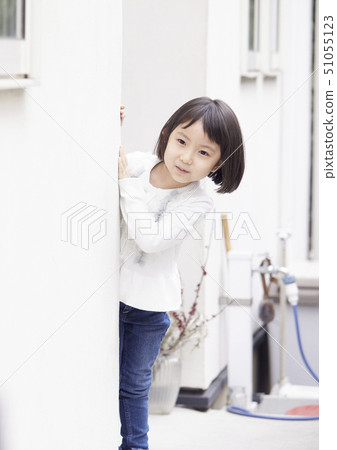 Daughter to see off mother going on a business trip outside the house Daughter to see off mother going on a business trip outside the house 51055123