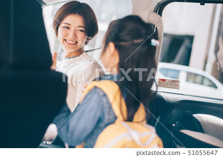 父母和孩子 父母和孩子 51055647