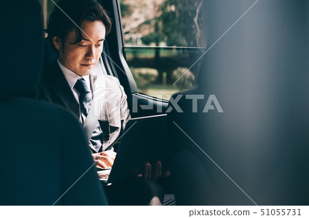 男性汽車商人 51055731