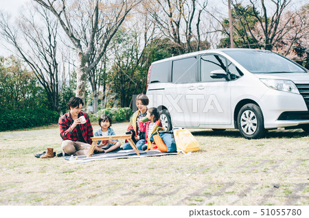 Family car camp 51055780