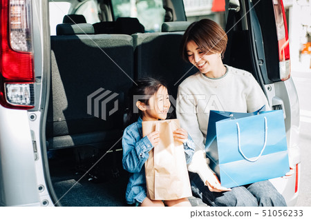 Parent and child shopping Parent and child shopping 51056233