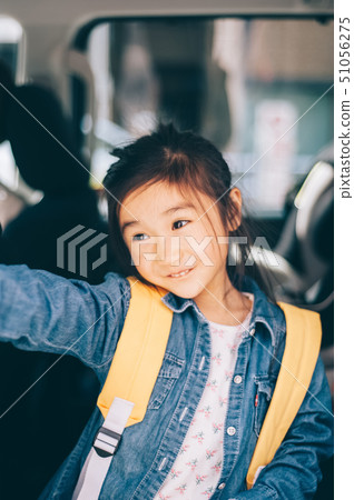 Child car sending and receiving Child car sending and receiving 51056275