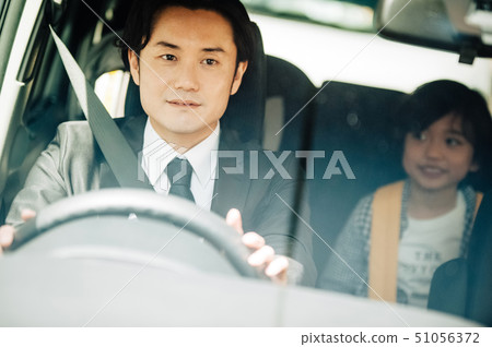 父母和孩子 父母和孩子 51056372