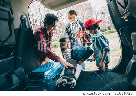 Family car camp 51056726