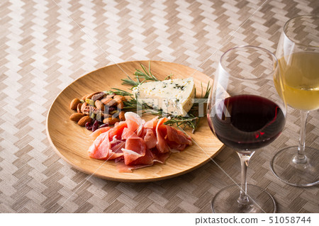 葡萄酒婦女協會 51058744