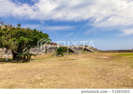 高田河的三條曲線抵達Katsuren城堡遺址沖繩 51065003