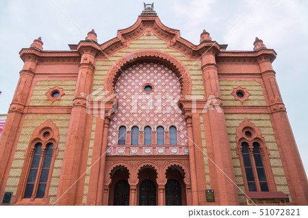 Beautiful ancient orthodox synagogue in Moorish st 51072821