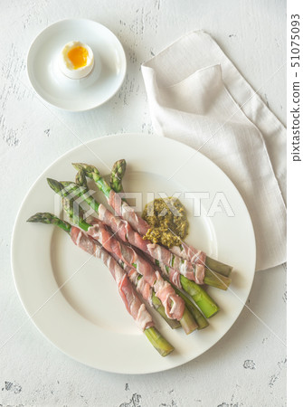Bacon wrapped asparagus dippers Bacon wrapped asparagus dippers 51075093
