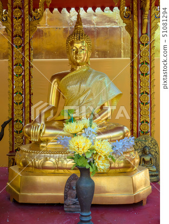 Golden Buddha statue 51081294
