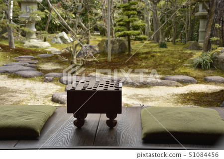Shogi on the outskirts of Japanese houses 51084456