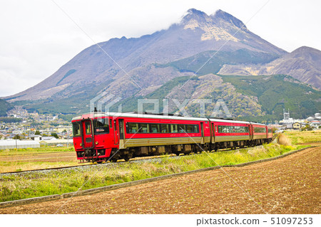 Beppu Yufu，在Kudai主線Yufudake的背面跑 51097253