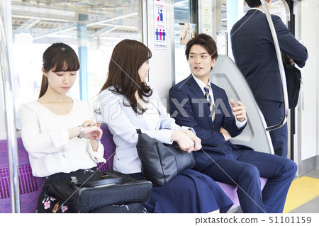 火車 電氣列車 乘客 51101159