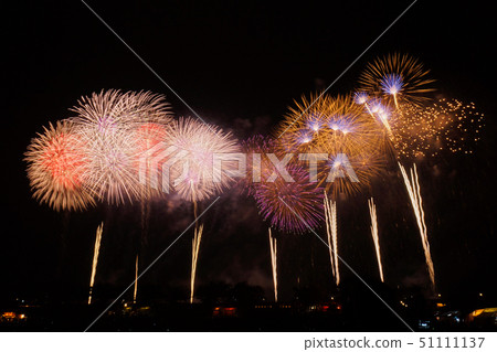 Fireworks Multiple Simultaneous Ending 51111137