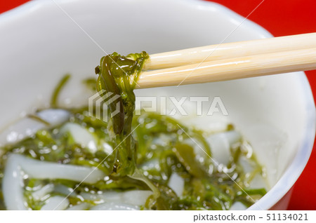 Mix of squid and mekabu 51134021