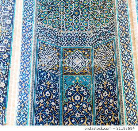 in iran blur islamic mausoleum in iran blur islamic mausoleum 51192694