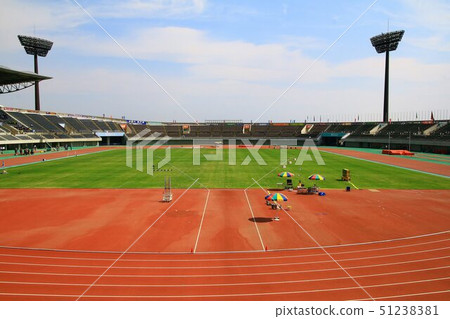 Athletics stadium that shines in the early summer sun Athletics stadium that shines in the early summer sun 51238381