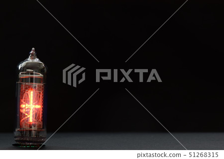 熾熱的Nixie Pavilion穿過 51268315