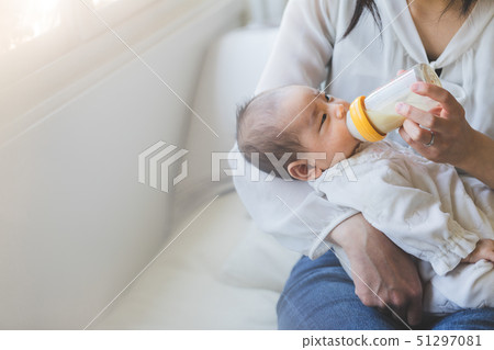 嬰兒餵養 嬰兒餵養 51297081