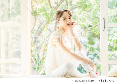 Women beauty 51310789