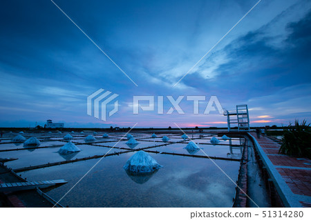 臺灣臺南井仔腳瓦盤鹽田Tainan salt pan, Asia, Taiwan 臺灣臺南井仔腳瓦盤鹽田Tainan salt pan, Asia, Taiwan 51314280