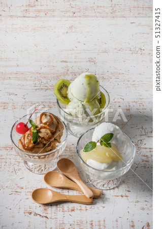 冰淇淋冰淇淋仲夏冷冰淇淋 冰淇淋冰淇淋仲夏冷冰淇淋 51327415