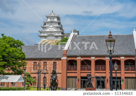 Fresh green Himeji Castle and Himeji Art Museum 51334683