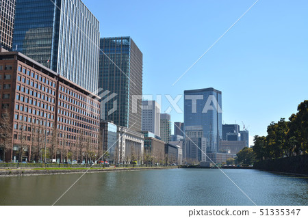 Marunouchi along the Hibiya Pass at the center of Japanese business 51335347
