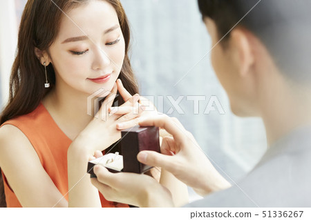 Couple proposal Couple proposal 51336267