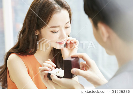 Couple proposal 51336286