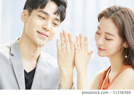 Couple proposal Couple proposal 51336360