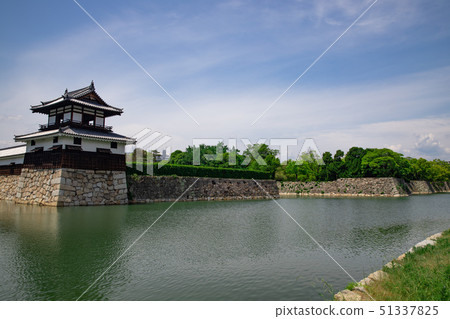 Blue sky and drums of Hiroshima Castle Blue sky and drums of Hiroshima Castle 51337825