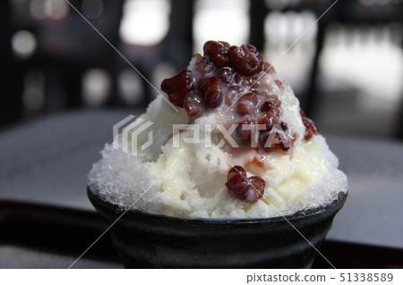 shaved ice  51338589