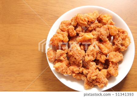 Fried cartilage (chicken knee cartilage). 51341393