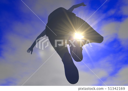 跳在天空中 跳在天空中 51342169
